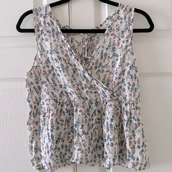 Blue Wild Sadie Robertson floral top - Picture 2 of 5